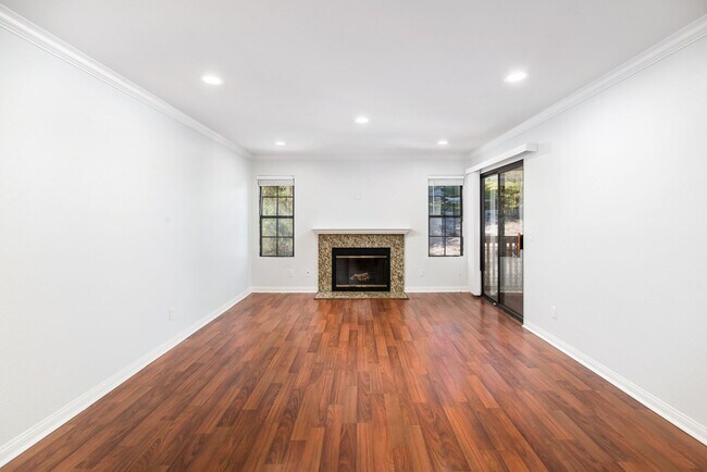 Photo - 2 bedroom upstairs unit in Il Palio develo...