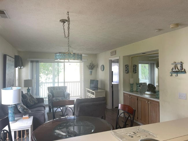 Photo - 541 White River Dr Unidad 16D