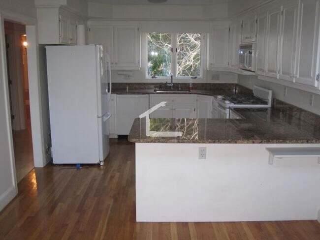 Photo - 5 bed 4.5 - Brookline - Available 7/1  (in...