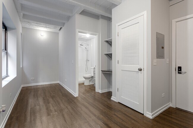 Photo - 5718 N Winthrop Ave Unidad 505