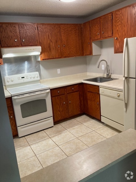 Building Photo - 1887 Silver Bell Rd Unit 215 Rental