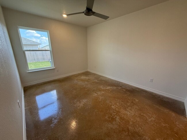 Photo - 1157 Lindsey Dr Unit B