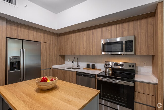 1BR, 1BA - 609SF - Kitchen