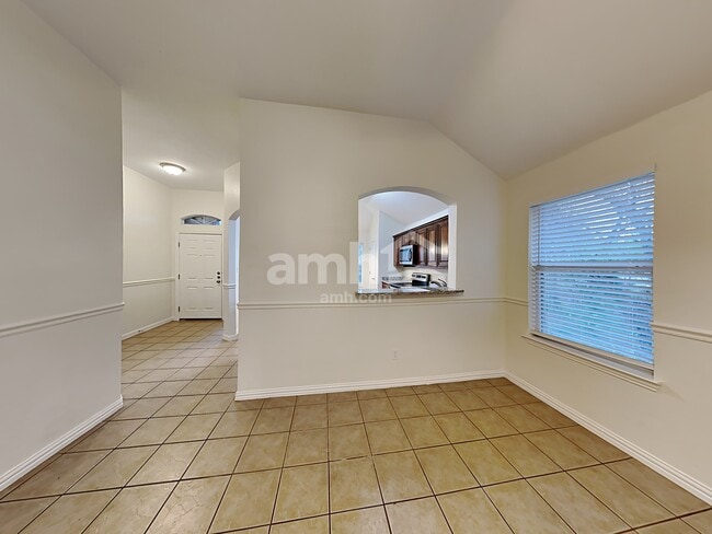 Photo - 87 Elmwood Trail