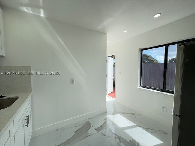 Building Photo - 10330 SW 35th St