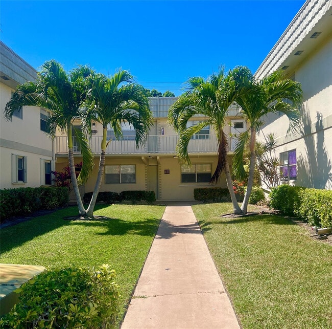 Photo - 690 Saxony Way Unit 690