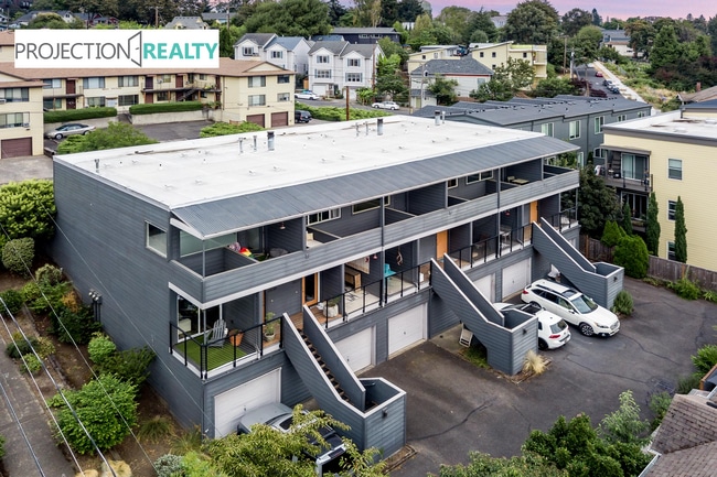 Building Photo - 6838 N Pittsburg Ave Rental