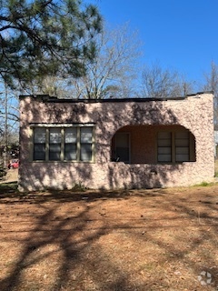 Building Photo - 812 McCullough St Rental