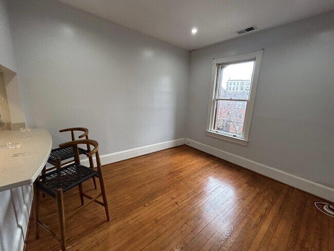 Photo - 1326 Vermont Ave NW