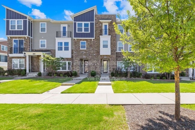 Building Photo - 2837 Ensemble Ct