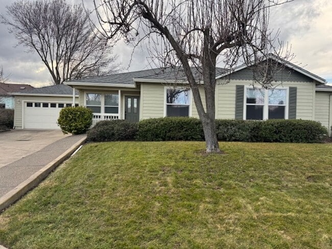 Building Photo - COMING SOON !!  DUPLEX CENTRALLY LOCATED W/ DOUBLE CAR GARAGE AND FENCED YARD