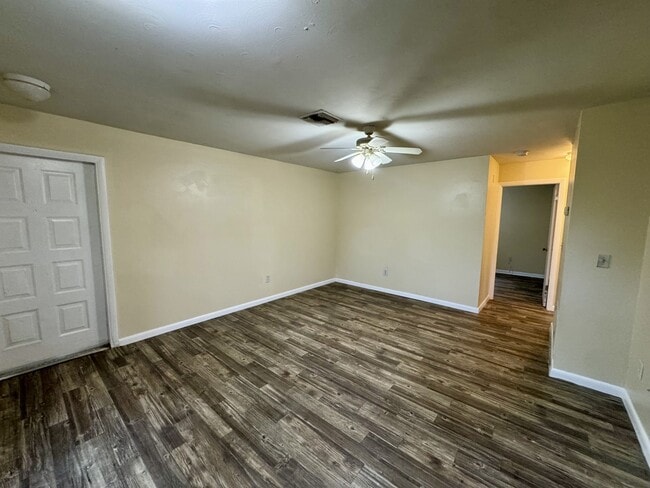 Photo - 1148 Short St