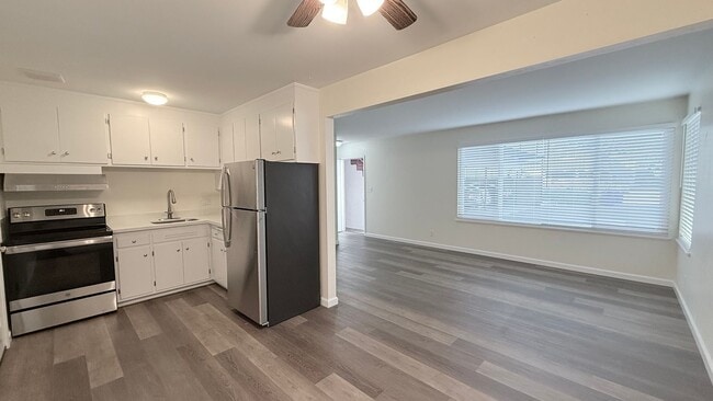 Photo - EBN T 14723 Unit A