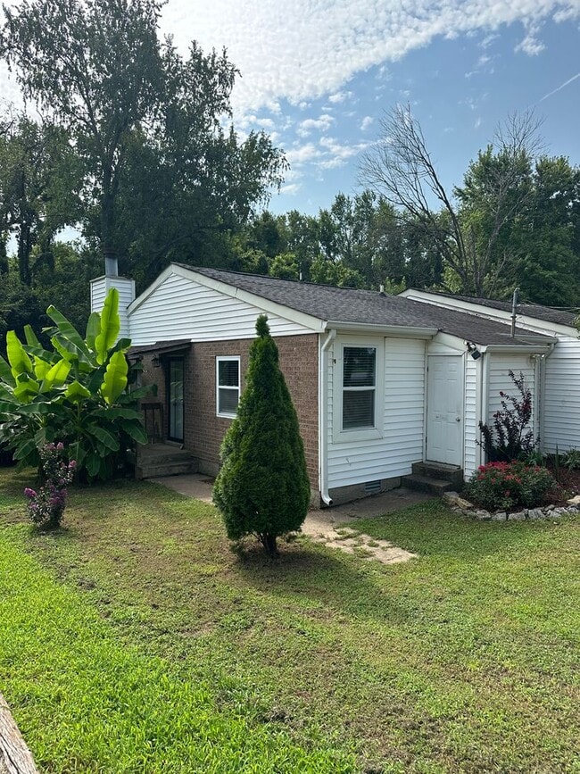 Building Photo - FOR LEASE- 2 BEDROOM HOME IN OLD HICKORY!