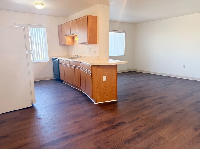 Building Photo - Fairway Estates