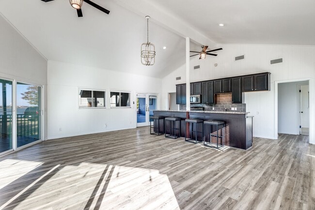 Photo - 4012 Tennis Club Rd