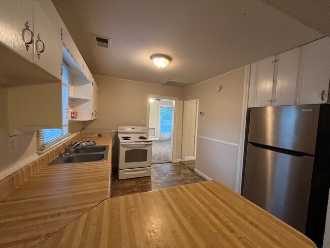 Photo - 1 Bedroom/ 1 Bathroom Duplex plus office, ...