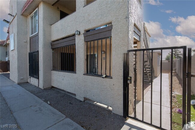 Building Photo - 6205 Bellota Dr Rental