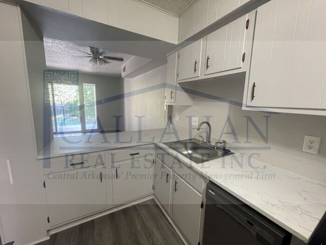 Photo - Updated 2 Bedroom in Mid-Town