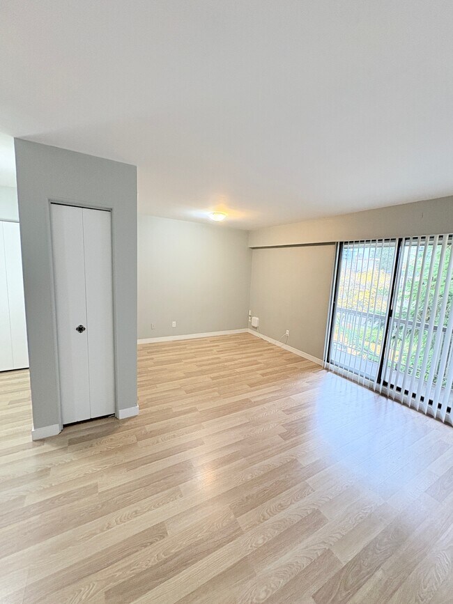 Photo - 6570-6570 Burlington Ave Unit 302