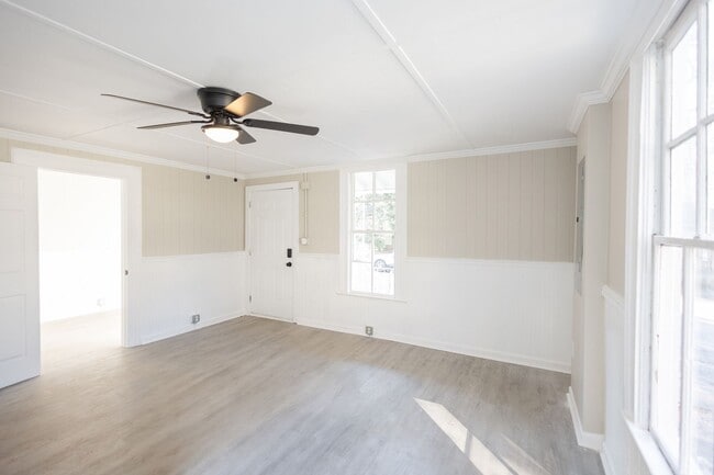 Photo - 205 W Cherry St