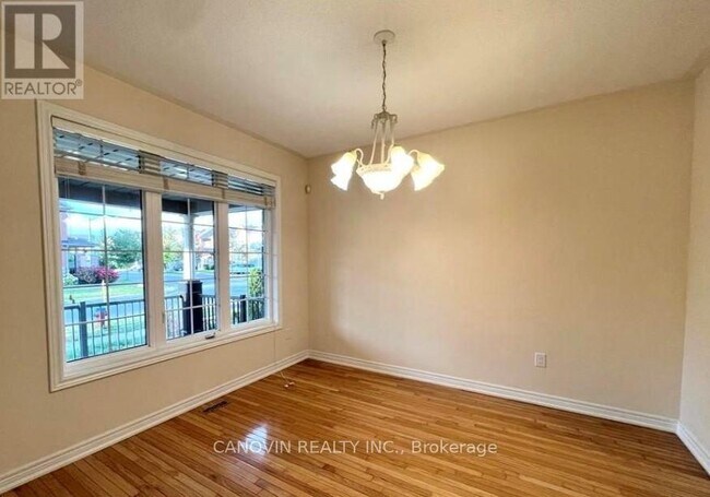 Photo - 17 Waldron Crescent