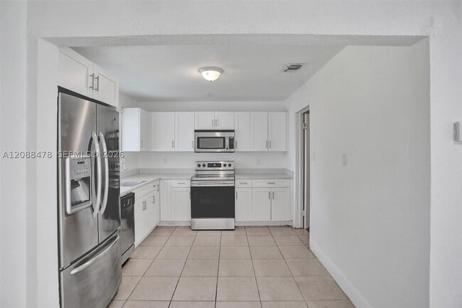 1002 S 28th Ave