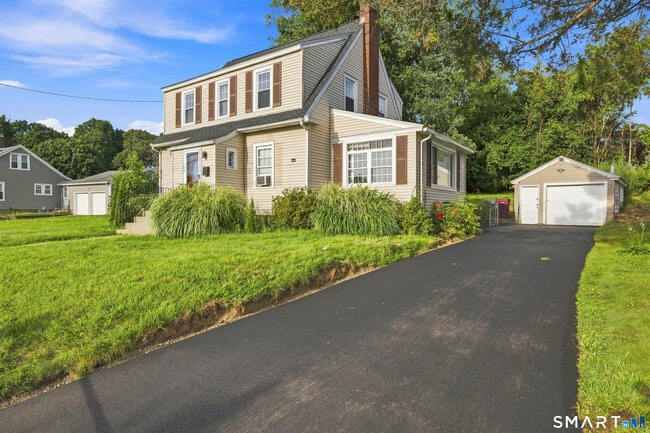 Photo - 109 Johnson St