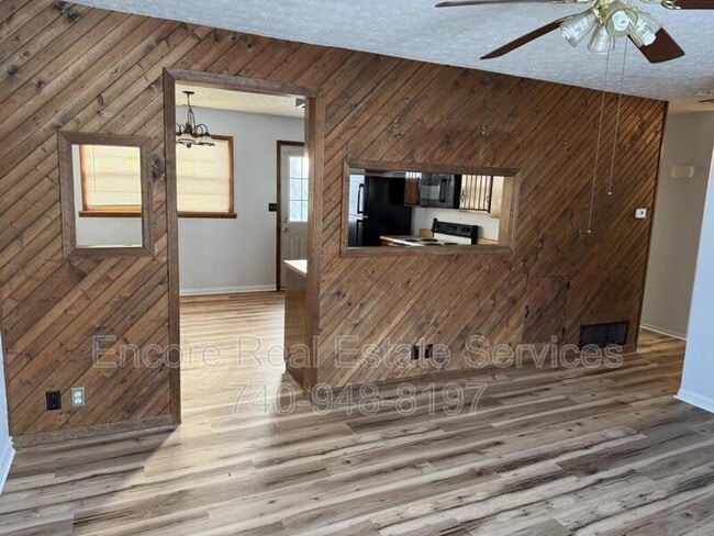 Photo - 545 Seneca Dr