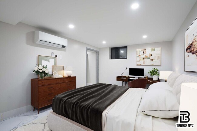 Photo - Flushing Avenue