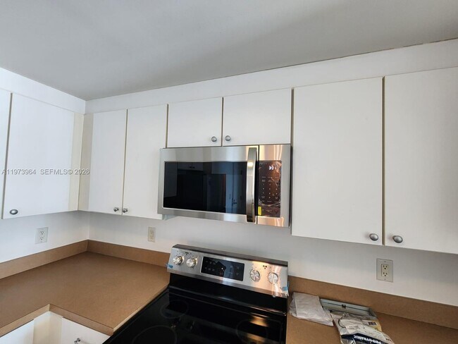Building Photo - 1250 S Miami Ave Unit 909