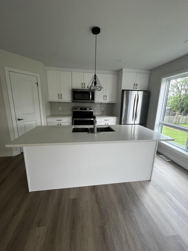 Photo - 2392 Boswell St