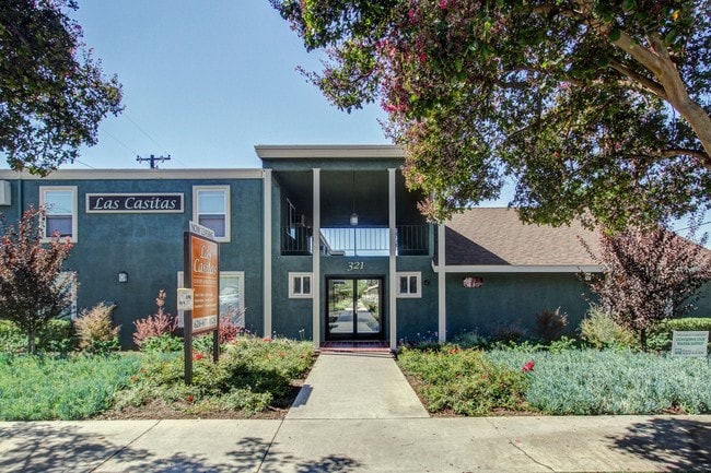 Las Casitas - Las Casitas Apartments