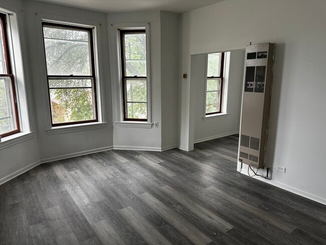 Building Photo - 3619 S Damen Ave Unit 1