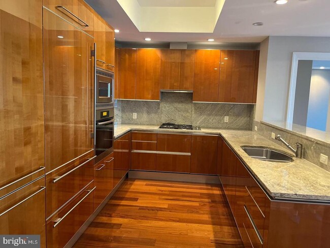 Building Photo - 1881 N Nash St Unit 1806