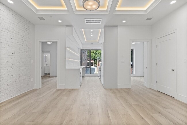 Photo - 1580 Beacon St Unidad PH1 Rental