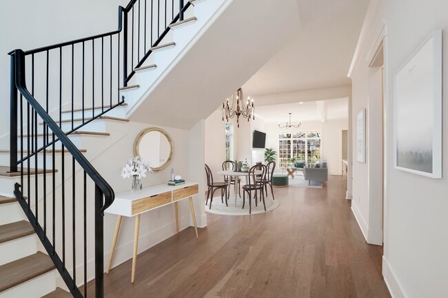 Photo - 1117 E Irvin Dr