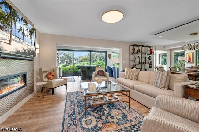 Building Photo - 5950 Pelican Bay Blvd Unit 111