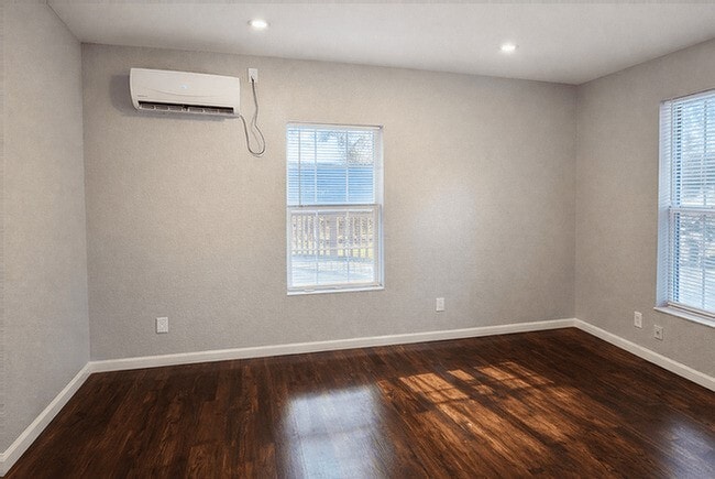 Photo - 511 W Cleveland St Unit 2