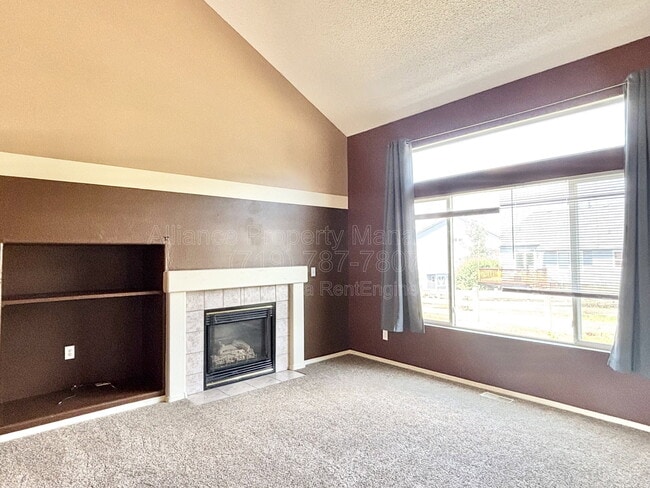 Photo - 212 Oxbow Dr