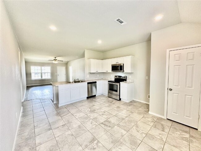 Photo - 1600 Scotland Dr