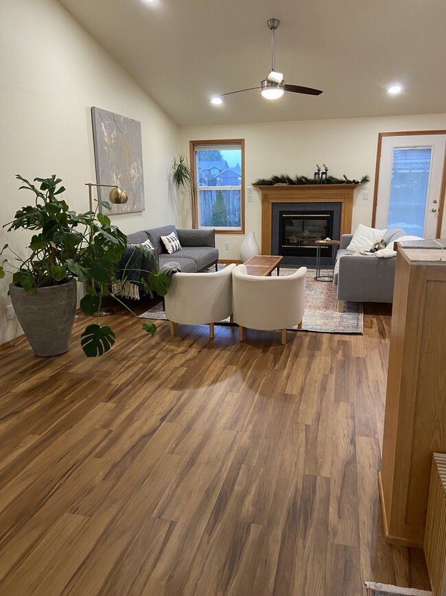 Photo - 318 NW 12th St