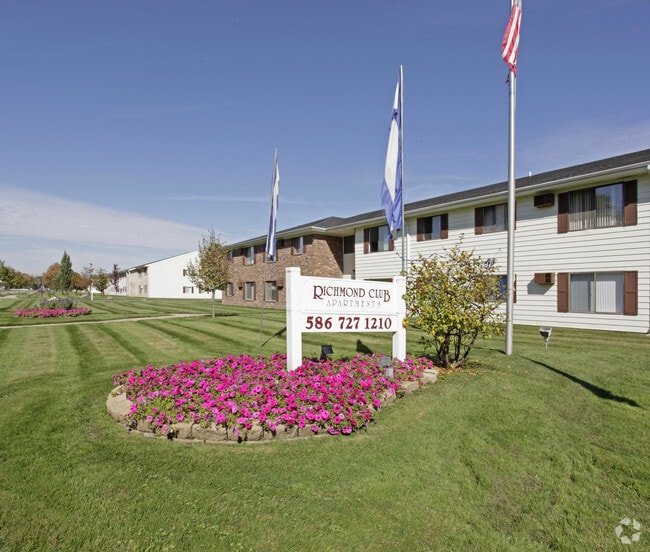 Photo - Richmond Club Apartments