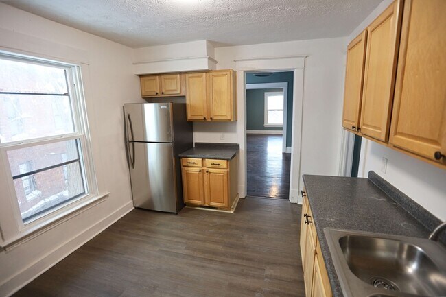 Photo - 1222 Wealthy St SE