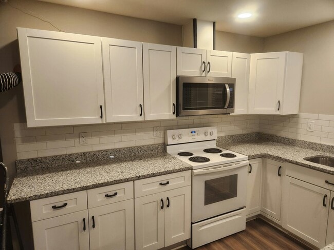 Photo - 2626 Lasalle St