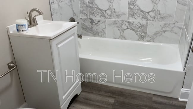 Photo - 2805 Ontario St