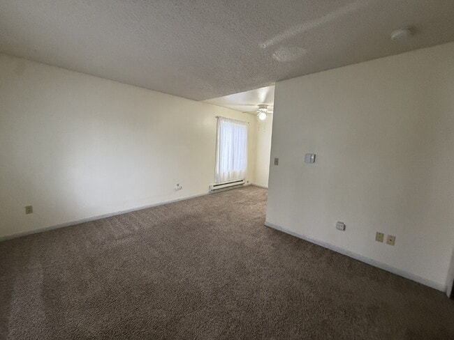 Photo - Charming 1 Bedroom Retreat in Kent- Cozy 520 sq ft Haven! Unidad 28B