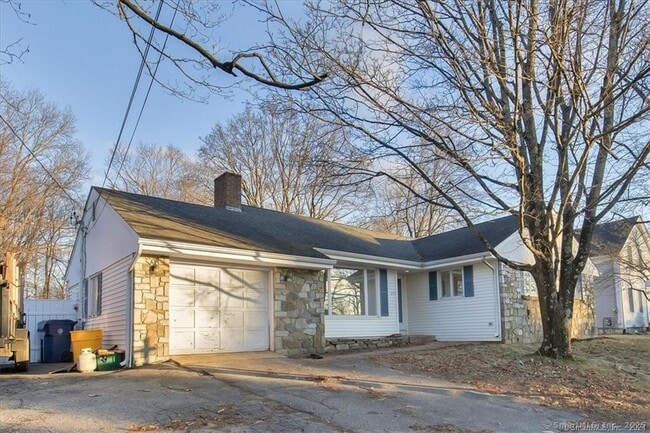 Building Photo - 275 High St