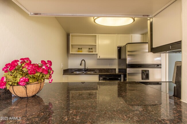 Photo - 3619 E Monterosa St Unidad 202