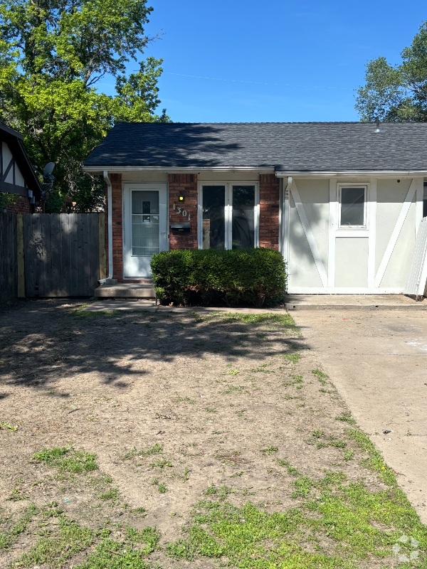 Building Photo - 1301 Richmond St Rental